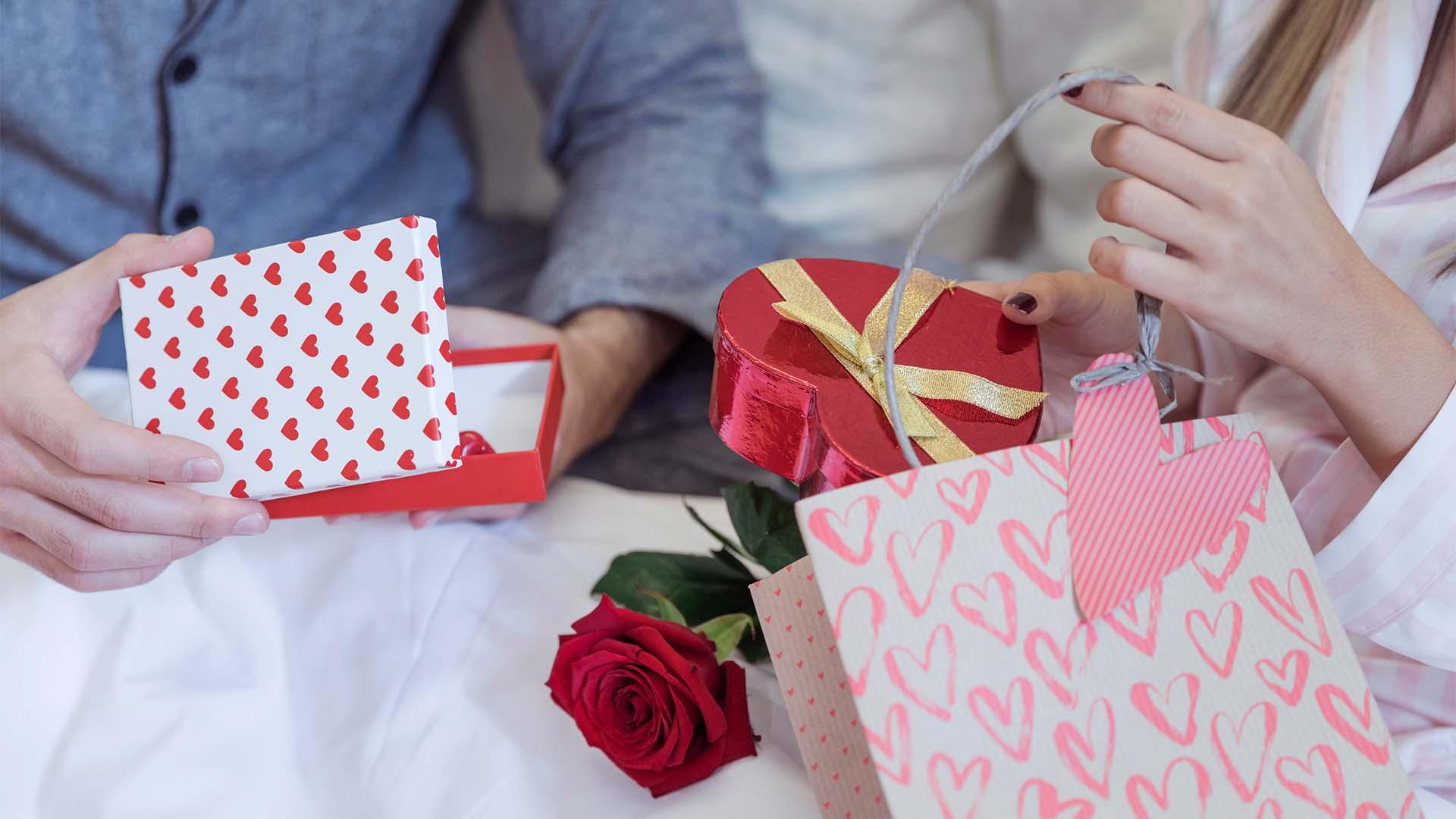 The Perfect Valentine’s Day Gift Guide for the Home Decor Lover - FENLO